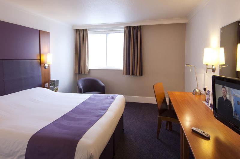 Premier Inn Haydock Park/M6 J23 Warrington Zewnętrze zdjęcie