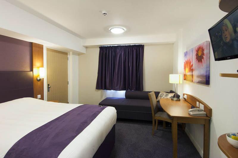 Premier Inn Haydock Park/M6 J23 Warrington Zewnętrze zdjęcie